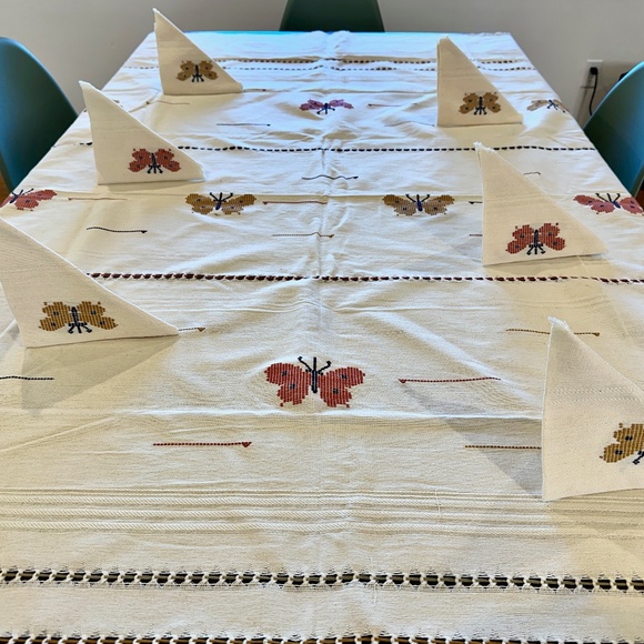 Vintage Butterfly Needlepoint Handmade Table Cloth and 6 Napkins - Picture 6 of 6